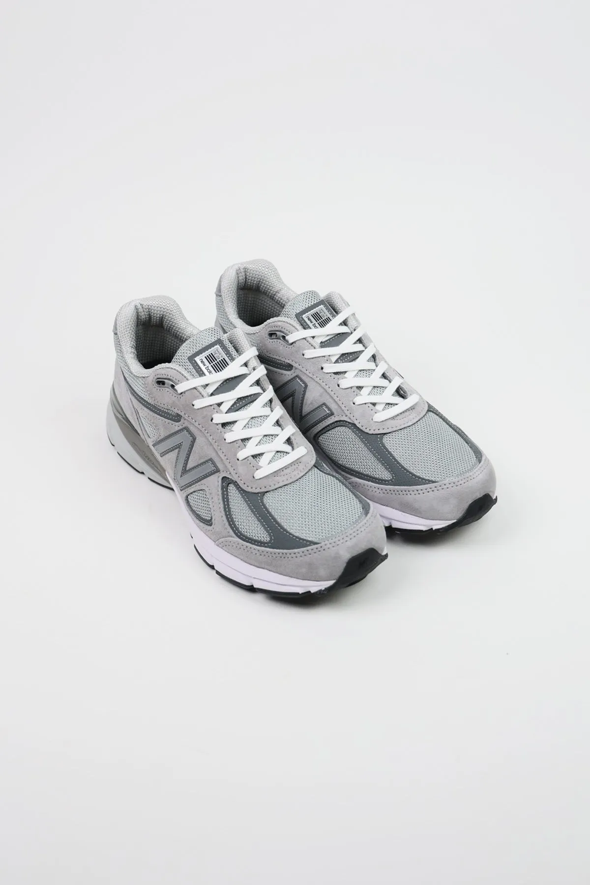 990v4 - Grey/White